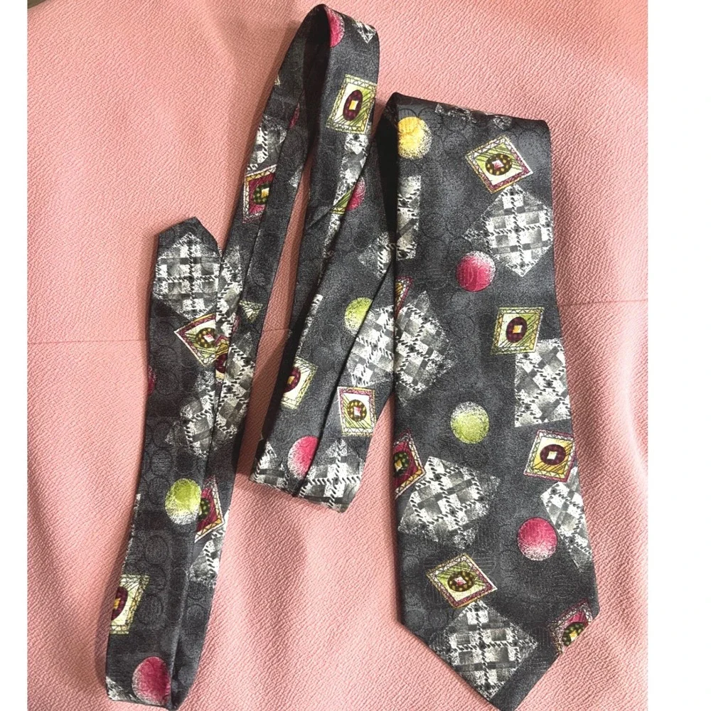 Biella Mens Silk Necktie Gray Abstract Geometric Circles Squares Made in USA